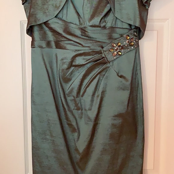 Evening dress - Picture 3 of 10